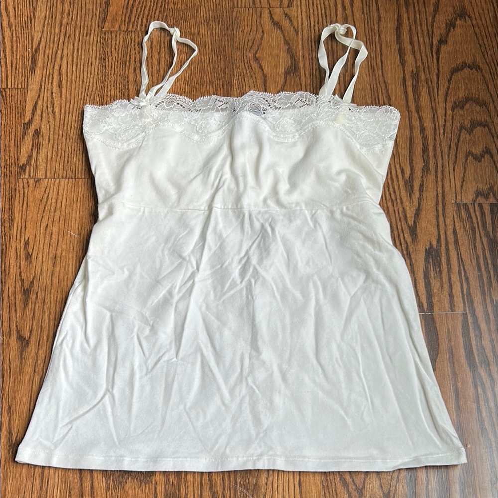 Medium Urban Behavior Off-White Cami